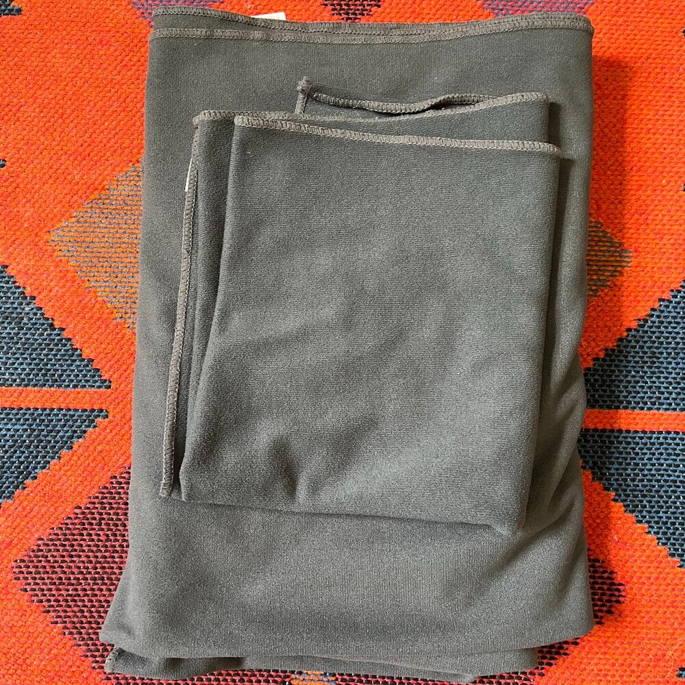 Manduka eQua Standard (72") Yoga Towel & Hand Towel (16") Bundle in Thunder/Gray